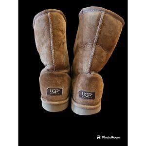 UGG Australia Women's Classic‎ Short 5800 Boots - Chestnut size 8
